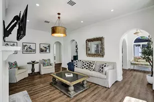 1128 Tyler St, Hollywood, FL 33019 - Photo 3