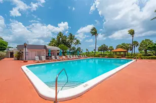 2401 Collins Ave, Miami Beach, FL 33140 - Photo 25