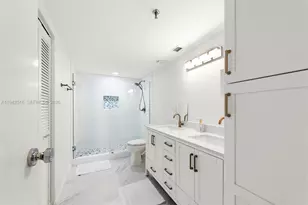 2401 Collins Ave, Miami Beach, FL 33140 - Photo 15