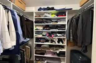 41 SE 5th St, Miami, FL 33131 - Photo 23