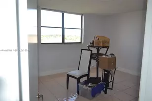10155 NW 9th St Cir, Miami, FL 33172 - Photo 11