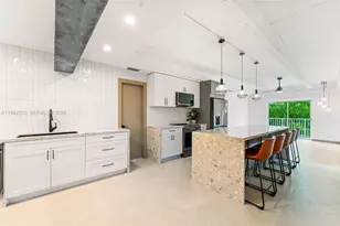 645 NE 121st St, North Miami, FL 33161 - Photo 3
