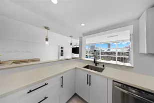 600 Parkview Dr, Hallandale Beach, FL 33009 - Photo 13