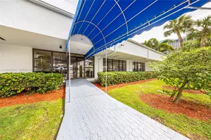 600 Parkview Dr, Hallandale Beach, FL 33009 - Photo 63