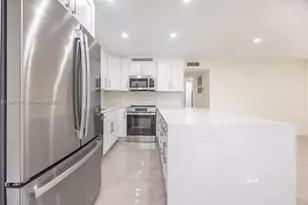 211 E Durham E, Deerfield Beach, FL 33442 - Photo 7