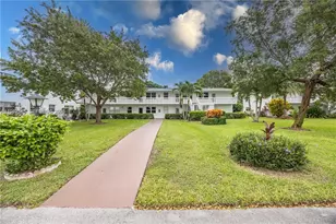 211 E Durham E, Deerfield Beach, FL 33442 - Photo 3