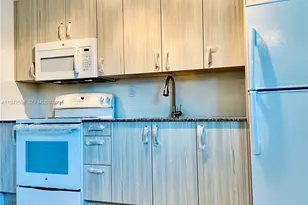 1560 NW 1st Ct, Miami, FL 33136 - Photo 1