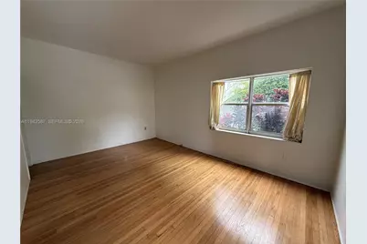 1011 9th St #1, Miami Beach, FL 33139 - Photo 3