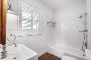 530 Melaleuca Ln, Miami, FL 33137 - Photo 23