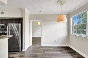 11600 SW 2nd St, Pembroke Pines, FL 33025 - Photo 9