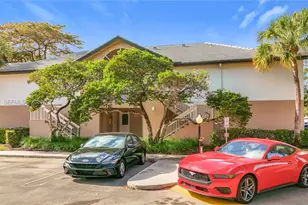 9877 Westview Dr, Coral Springs, FL 33076 - Photo 9