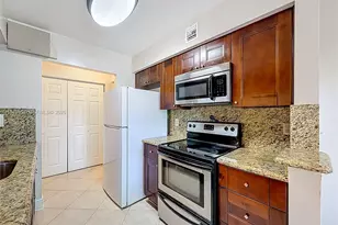 9877 Westview Dr, Coral Springs, FL 33076 - Photo 23