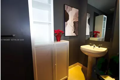 1060 Brickell Ave #3003, Miami, FL 33131 - Photo 11