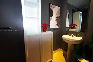 1060 Brickell Ave, Miami, FL 33131 - Photo 11