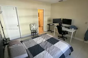 2424 SE 17th Causeway, Fort Lauderdale, FL 33316 - Photo 3