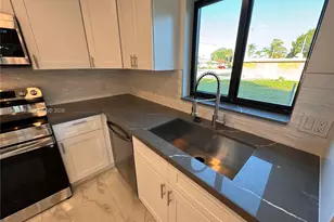 2430 NW 22nd Rd, Fort Lauderdale, FL 33311 - Photo 11