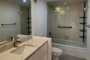 600 NE 36th St, Miami, FL 33137 - Photo 5