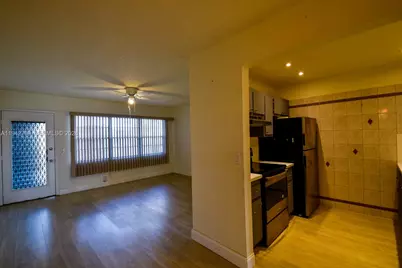 13250 SW 4th Ct #409G, Pembroke Pines, FL 33027 - Photo 5