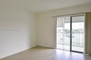 13250 SW 4th Ct, Pembroke Pines, FL 33027 - Photo 9