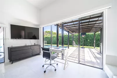 766 NE 96th St, Miami Shores, FL 33138 - Photo 17