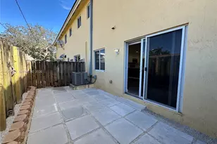 322 NE 3rd St, Hallandale Beach, FL 33009 - Photo 33