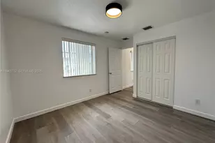 322 NE 3rd St, Hallandale Beach, FL 33009 - Photo 23