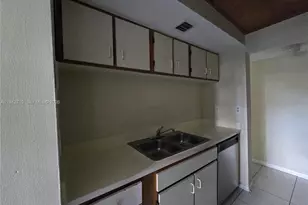 8215 SW 152nd Ave, Miami, FL 33193 - Photo 9