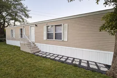 2108 8th Ave N, Lake Worth, FL 33461 - Photo 3