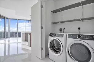 851 NE 1st Ave, Miami, FL 33132 - Photo 11