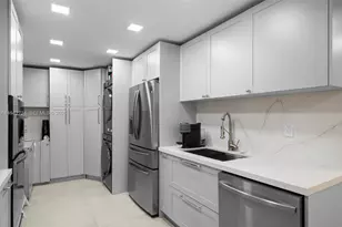 1121 Crandon Blvd, Key Biscayne, FL 33149 - Photo 7