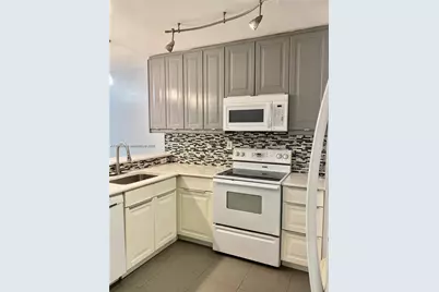 [Address not provided], Hialeah, FL 33013 - Photo 7