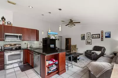 18916 NW 10th St, Pembroke Pines, FL 33029 - Photo 17