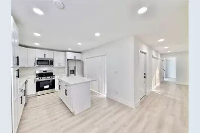 8453 N Coral Cir, North Lauderdale, FL 33068 - Photo 7