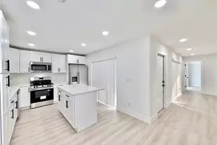 8453 N Coral Cir, North Lauderdale, FL 33068 - Photo 7