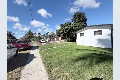 275 NE 173, North Miami Beach, FL 33162 - Photo 21