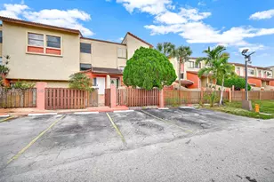 9907 NW 9th St Cir, Miami, FL 33172 - Photo 3