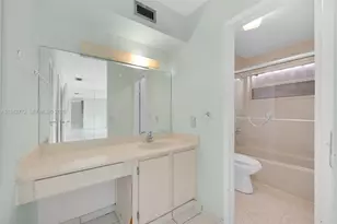 9907 NW 9th St Cir, Miami, FL 33172 - Photo 55