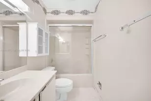 9907 NW 9th St Cir, Miami, FL 33172 - Photo 41