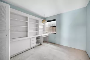 9907 NW 9th St Cir, Miami, FL 33172 - Photo 31