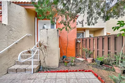 9907 NW 9th St Cir #15-20, Miami, FL 33172 - Photo 7