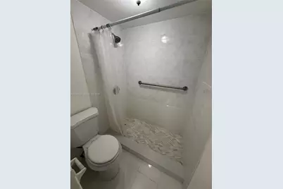 1085 W 68th St #309, Hialeah, FL 33014 - Photo 7