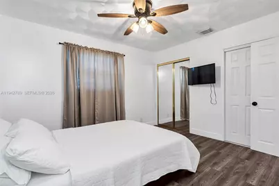 910 NE 49th St, Deerfield Beach, FL 33064 - Photo 19