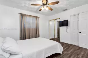 910 NE 49th St, Deerfield Beach, FL 33064 - Photo 19