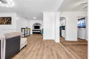 910 NE 49th St, Deerfield Beach, FL 33064 - Photo 3