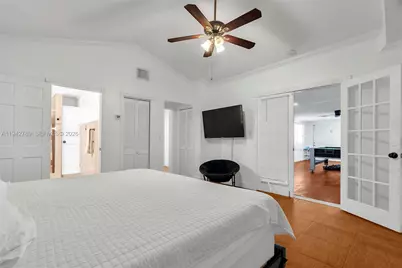 910 NE 49th St, Deerfield Beach, FL 33064 - Photo 27