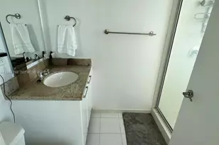 185 SW 7th St, Miami, FL 33130 - Photo 11