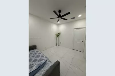 21432 NE 2nd Path #21432, Miami, FL 33179 - Photo 17