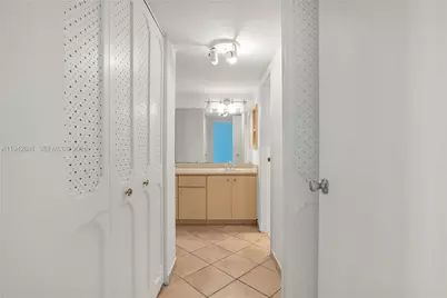 20500 W Country Club Dr #607, Aventura, FL 33180 - Photo 7