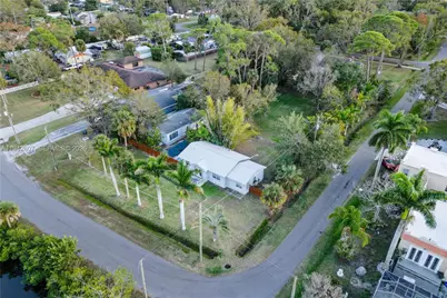 302 5th St SW, Ruskin, FL 33570 - Photo 1