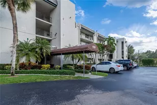 9340 Lagoon Pl, Davie, FL 33324 - Photo 31